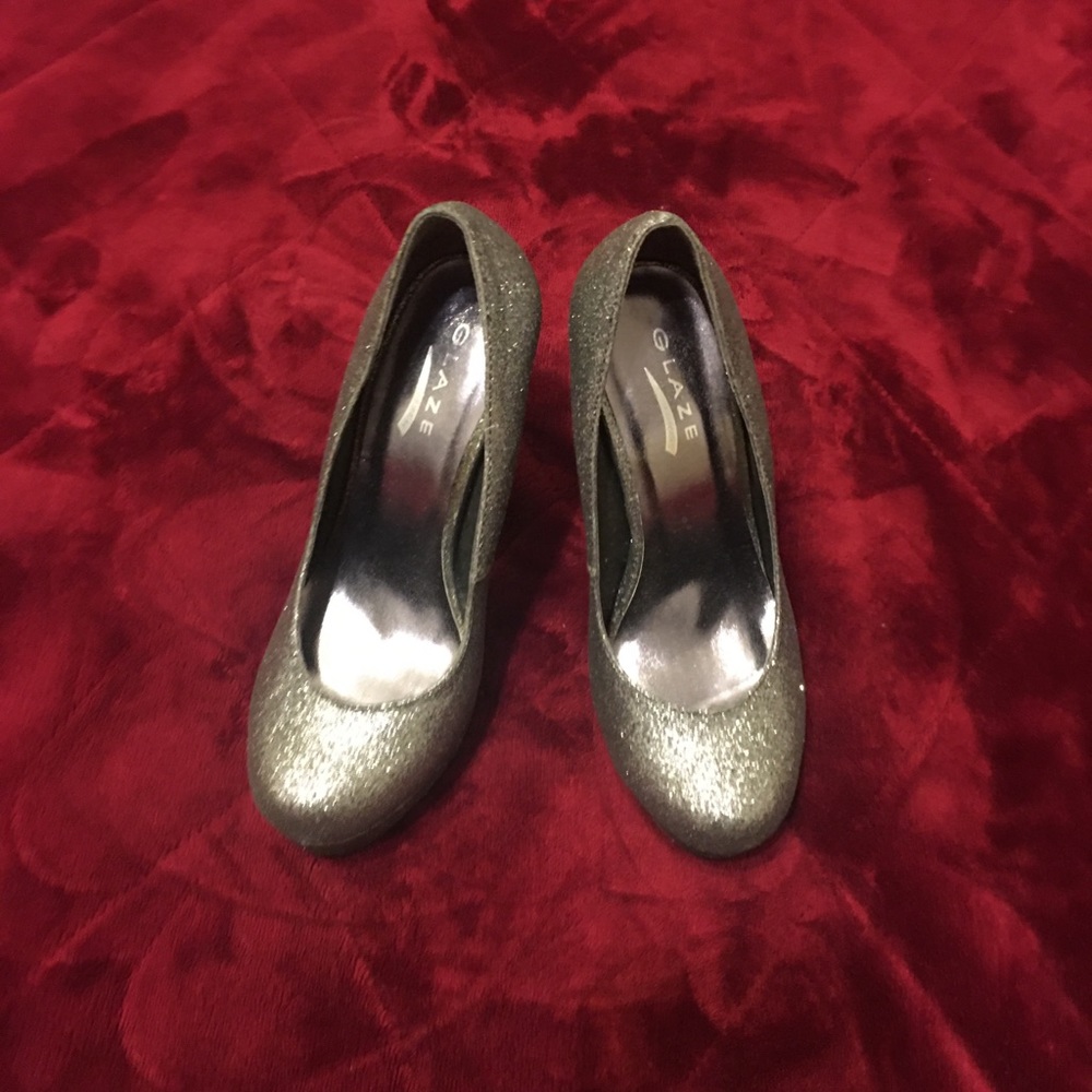 High heels shoes